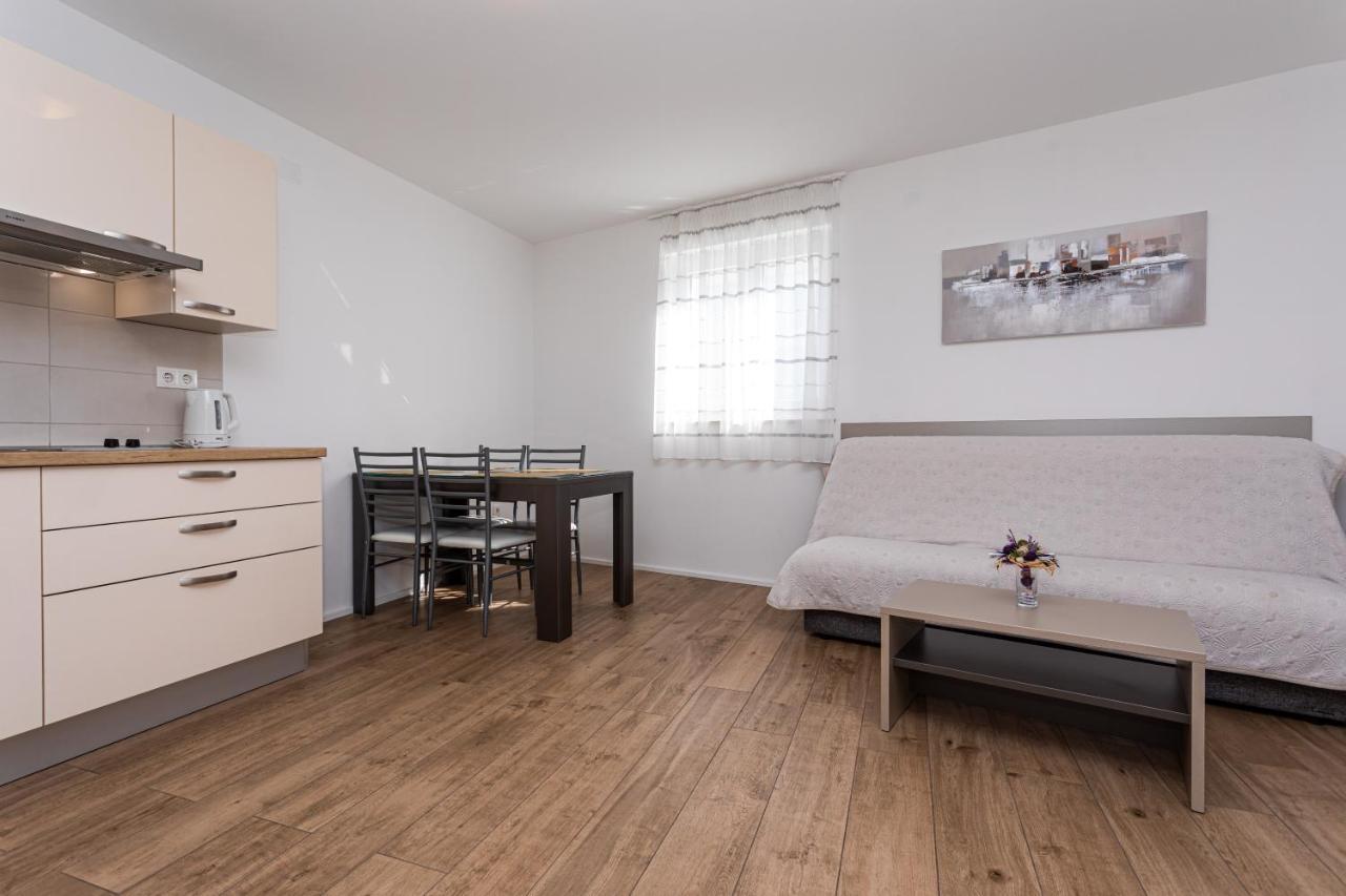 באסקה Apartments Crnekovic Tomislava 8A מראה חיצוני תמונה