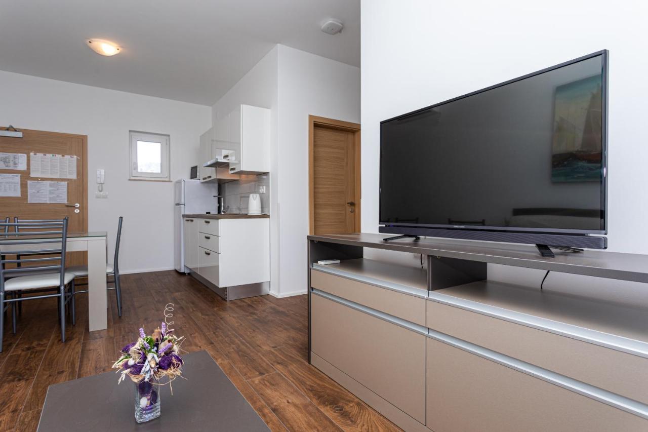 באסקה Apartments Crnekovic Tomislava 8A מראה חיצוני תמונה