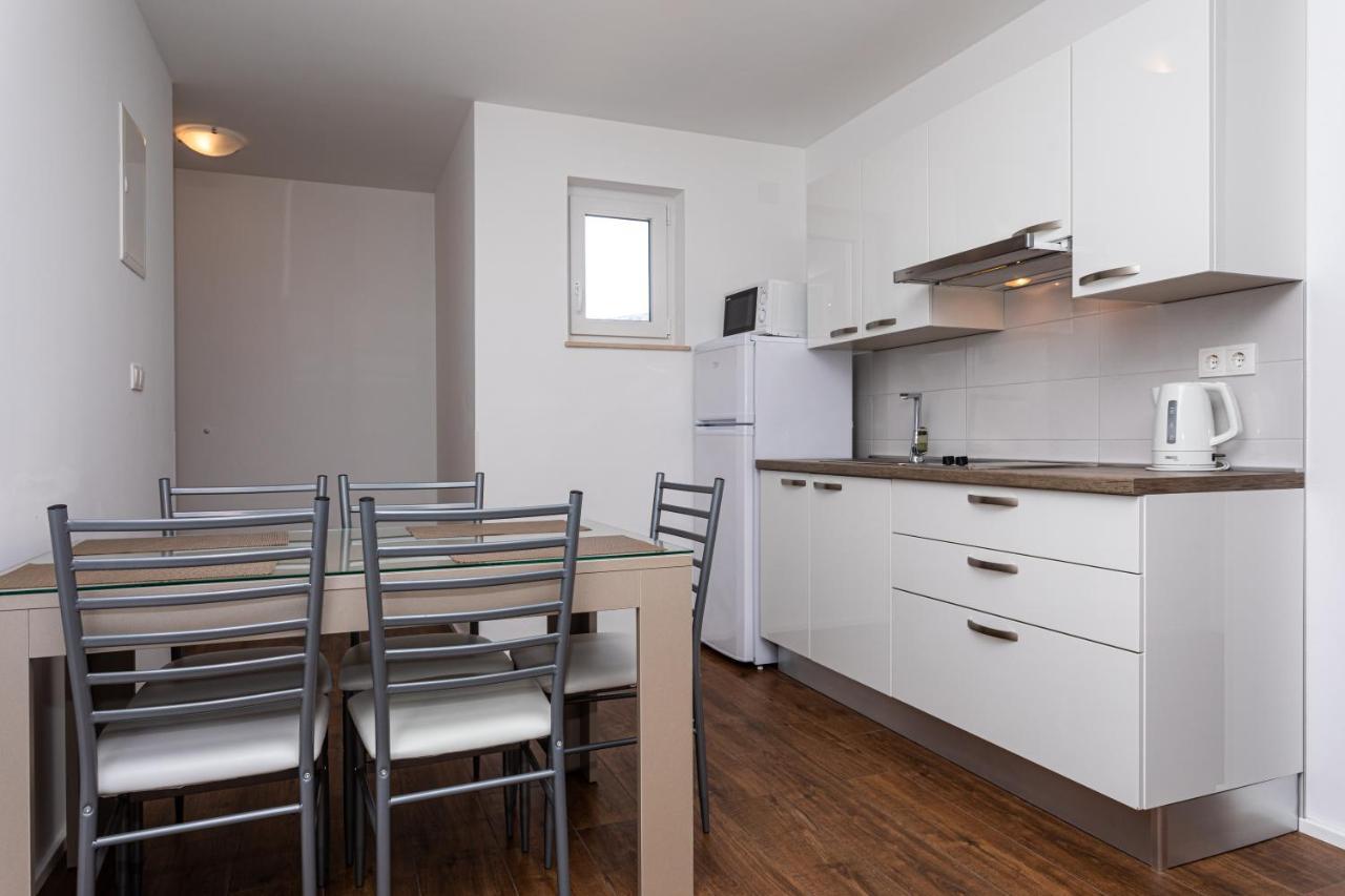 באסקה Apartments Crnekovic Tomislava 8A מראה חיצוני תמונה
