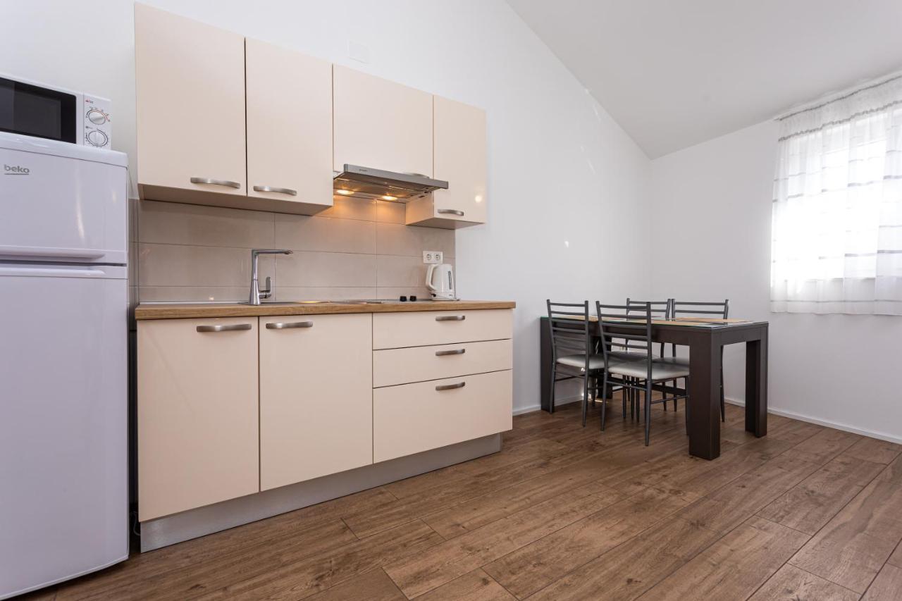 באסקה Apartments Crnekovic Tomislava 8A מראה חיצוני תמונה