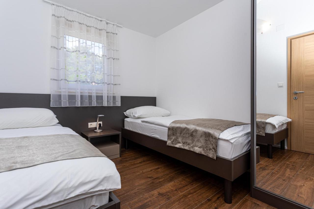 באסקה Apartments Crnekovic Tomislava 8A מראה חיצוני תמונה